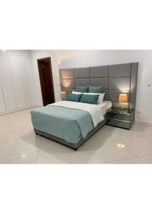 Arrenda-se AP T3 Mobilado n condomínio Beach front n Marginal