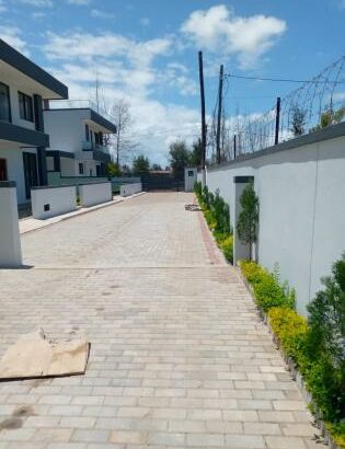 Vende-se Moradia, tipo5 no bairro da Costa do Sol Dona Alice