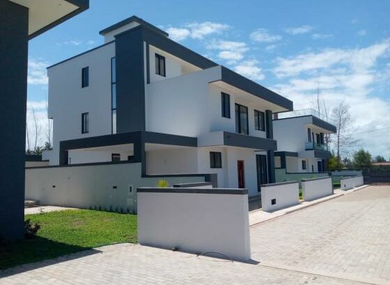 Vende-se Moradia, tipo5 no bairro da Costa do Sol Dona Alice