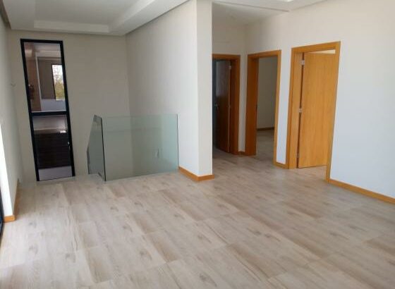 Vende-se Moradia, tipo5 no bairro da Costa do Sol Dona Alice