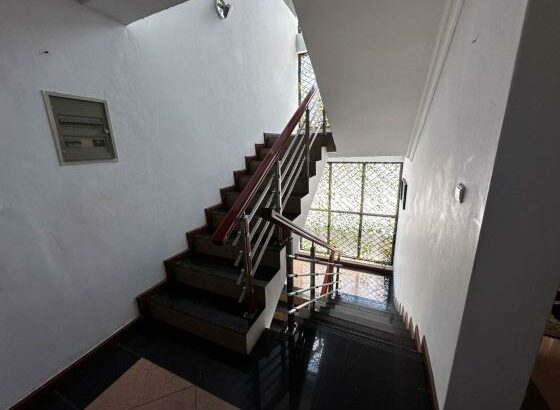 Arrenda-se Moradia, tipo7 no bairro da Costa do sol triunfo 1