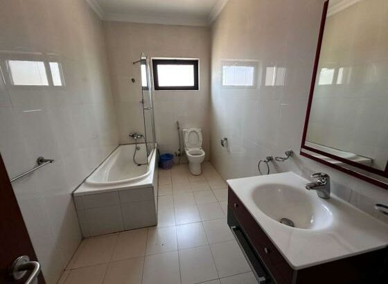 Arrenda-se Moradia, tipo7 no bairro da Costa do sol triunfo 1