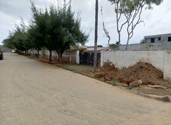 Vende-se propriedade de investimento, com uma área de 60/30m, no bairro da costa do sol Dona Alice
