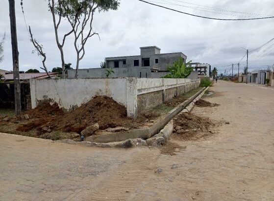 Vende-se propriedade de investimento, com uma área de 60/30m, no bairro da costa do sol Dona Alice