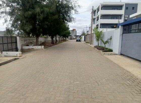 Vende-se propriedade de investimento, com uma área de 60/30m, no bairro da costa do sol Dona Alice