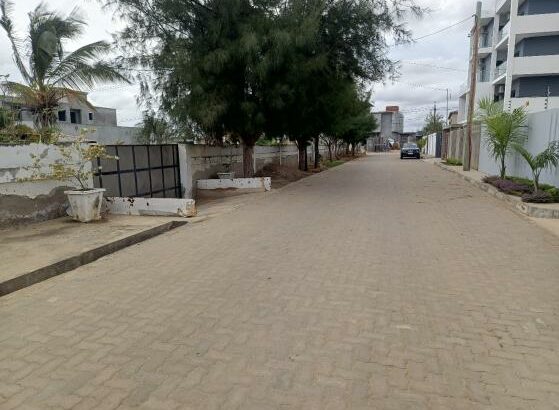 Vende-se propriedade de investimento, com uma área de 60/30m, no bairro da costa do sol Dona Alice