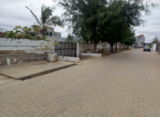 Vende-se propriedade de investimento, com uma área de 60/30m, no bairro da costa do sol Dona Alice