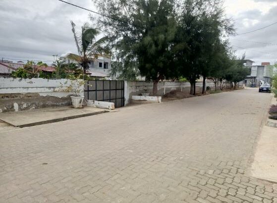 Vende-se propriedade de investimento, com uma área de 60/30m, no bairro da costa do sol Dona Alice