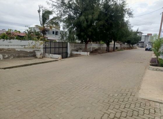Vende-se propriedade de investimento, com uma área de 60/30m, no bairro da costa do sol Dona Alice