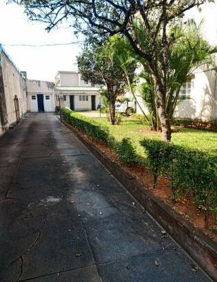Arrenda-se moradia geminada tipo 4 na Sommershield, Av.  Mao Tse Tung/ valentim siti, ideal para escritórios