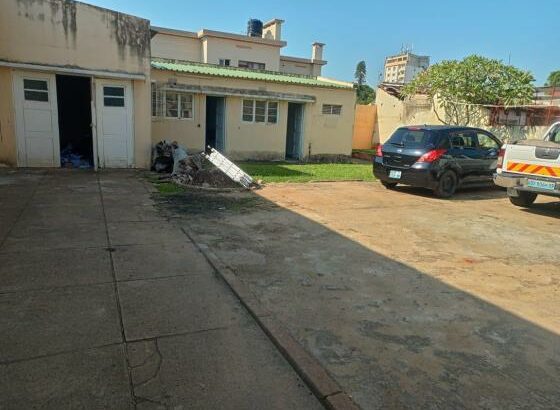 Arrenda-se moradia geminada tipo 4 na Sommershield, Av.  Mao Tse Tung/ valentim siti, ideal para escritórios