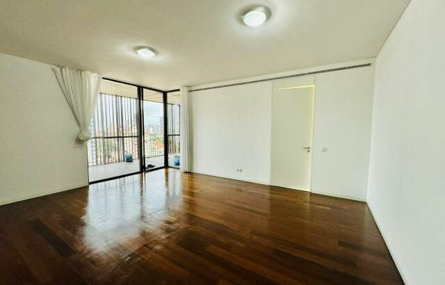 Vende-se um apartamento tipo 3 no condomínio JN130 na Julius nherere