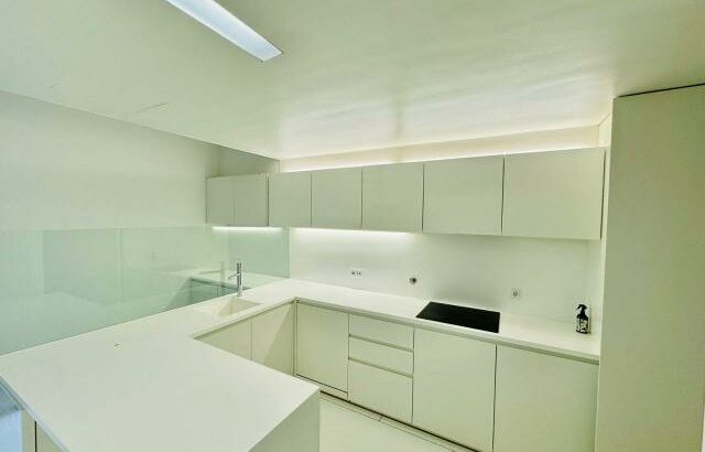 Vende-se um apartamento tipo 3 no condomínio JN130 na Julius nherere