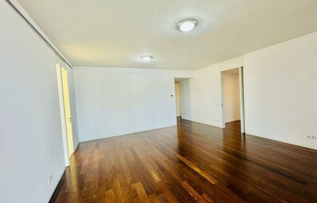 Vende-se um apartamento tipo 3 no condomínio JN130 na Julius nherere