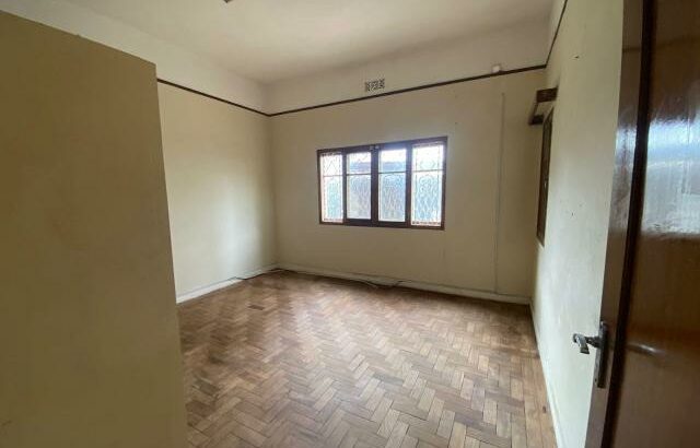 Vende-se uma germinada tipo 4 no alto maé/ Belita no rés do chão