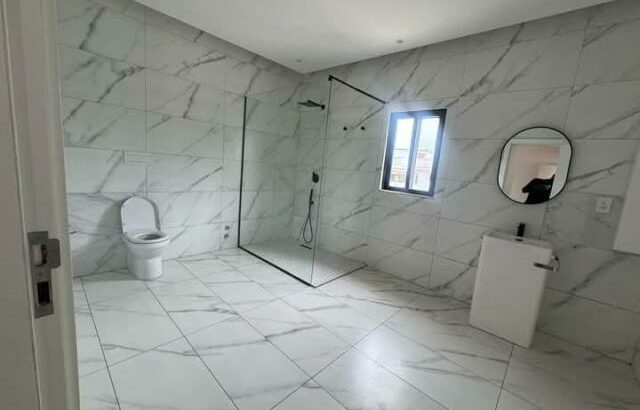 Arrenda-se uma moradia tipo 4 com piscina e jardim no Mapulene