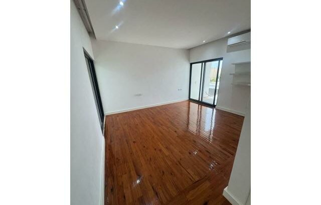 Arrenda-se uma moradia tipo 4 com piscina e jardim no Mapulene
