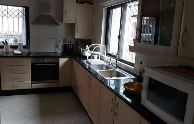 Vende-se uma moradia tipo 3 no triunfo com piscina e jardim