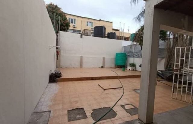 Vende-se uma moradia tipo 4 na sommershield 1