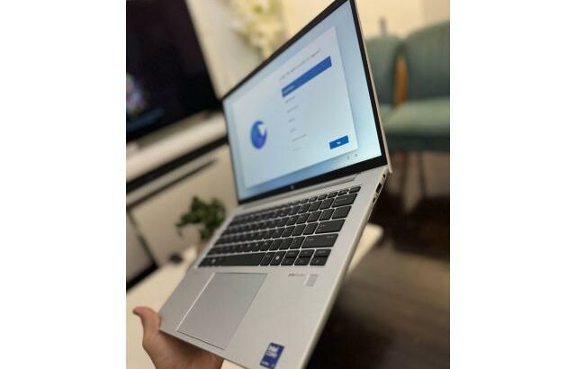 HP EliteBook 840 G11  Core i7- Ultra 14th Geração