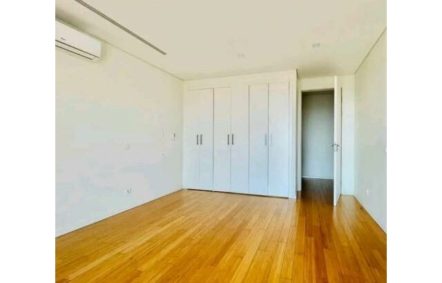 Vende-se um luxuoso apartamento tipo 4 no condomínio ZEN na marginal