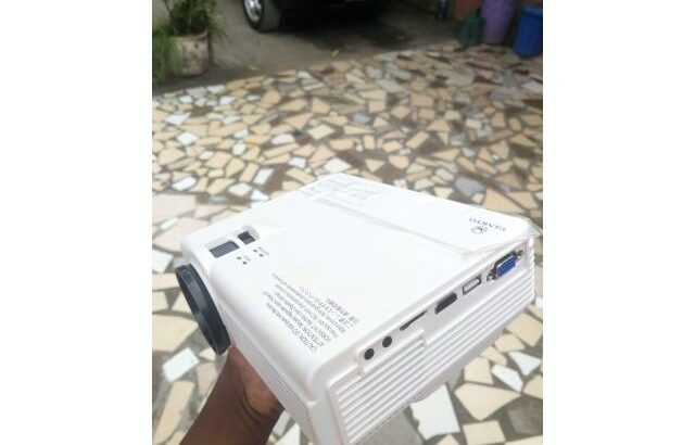 Mini Projetor portátil Vankyo Leisure 3 Q5 NOVO com pasta e remote