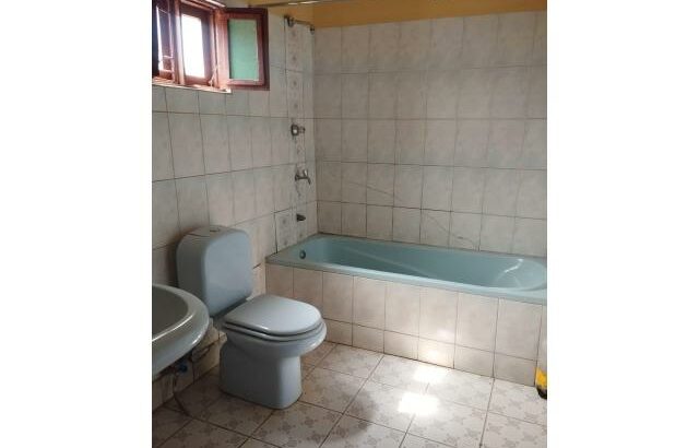 Arrenda se uma casa tipo a no bairro do albazine