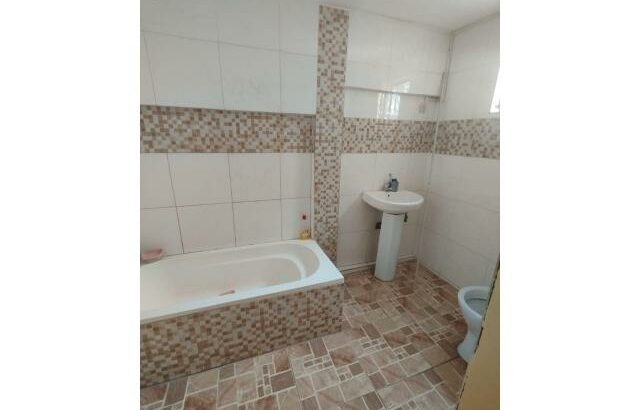 Arrenda se uma casa tipo a no bairro do albazine