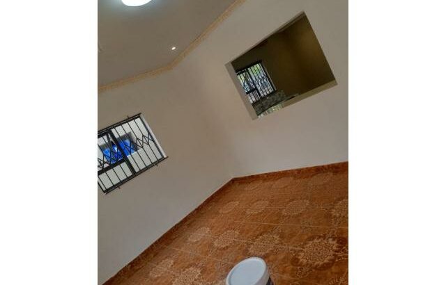 Arrenda se uma casa tipo a no bairro do ferroviário