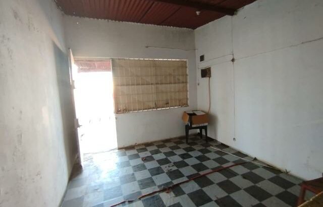 Arrenda se uma loja no bairro das mahotas
