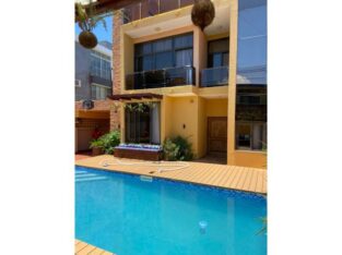 Vende-se e Arrenda-se Luxuosa Moradia T5 mobilada no Triunfo novo