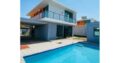Vende-se Luxuosa Moradia T3 no condomínio vila sol 2