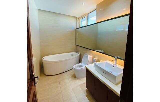 Vende-se Luxuosa Moradia T3 no condomínio vila sol 2