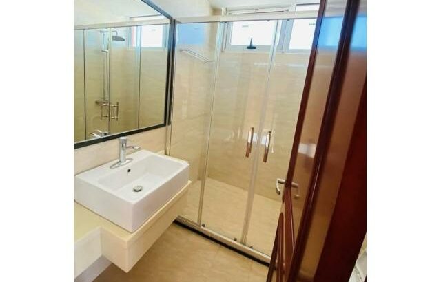 Vende-se Luxuosa Moradia T3 no condomínio vila sol 2