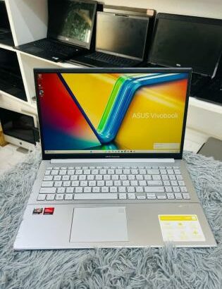 ASUS Vivobook Go 15 OLED AMD Ryzen 5 7520U 13th 8GB RAM 512GB SSD