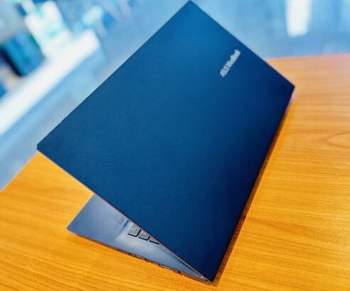 Asus VivoBook X513EAN 11 TH Gen   Intel Core i3-1115G4(4CPUS)3.0GHZ , 4 GB DDR4 SDRAM,512 GB SSD NVMe Intel UHD Graphics  15.6 polegadas  Teclado Cont