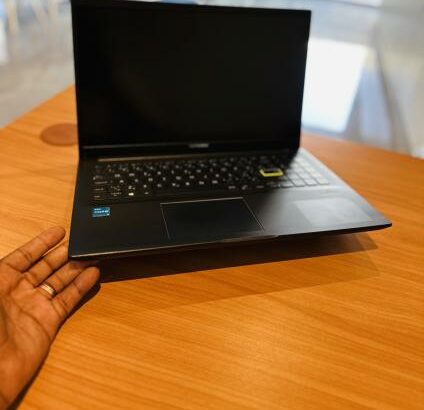 Asus VivoBook X513EAN 11 TH Gen   Intel Core i3-1115G4(4CPUS)3.0GHZ , 4 GB DDR4 SDRAM,512 GB SSD NVMe Intel UHD Graphics  15.6 polegadas  Teclado Cont