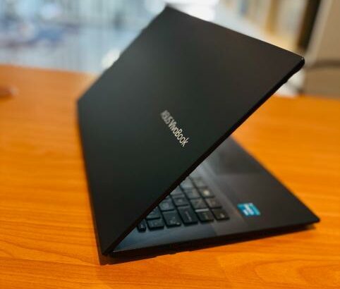 ASUS Vivobook X513EAN i3 11th 4GB 512GB SSD 15.6”