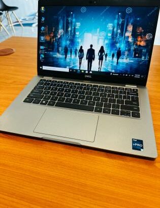 Dell Latitude 5330 Touchscreen i5 12th 16GB RAM 512GB SSD 13.3”