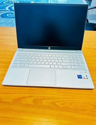 Hp 15 15.6” i5 13th 8GB RAM 512GB SSD