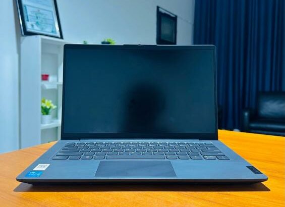 HP 250 G8 AMD Ryzen 3 5425U 8GB RAM 256GB SSD AMD Graphic 2GB