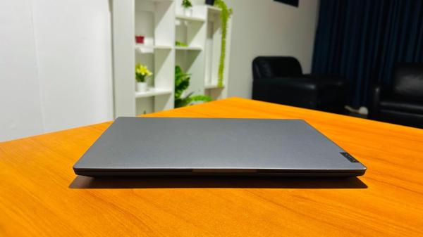 HP 250 G8 AMD Ryzen 3 5425U 8GB RAM 256GB SSD AMD Graphic 2GB