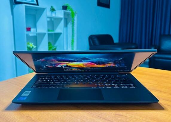 HP 250 G8 AMD Ryzen 3 5425U 8GB RAM 256GB SSD AMD Graphic 2GB