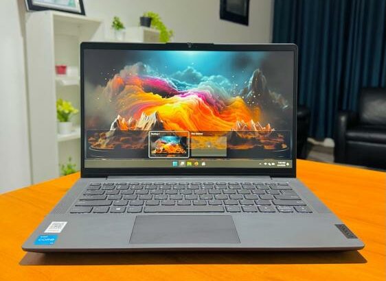 HP 250 G8 AMD Ryzen 3 5425U 8GB RAM 256GB SSD AMD Graphic 2GB