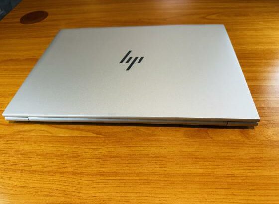 HP EliteBook 860 16 Inch G9 Notebook PC 12TH Gen  intel Core i7-1270P (16CPUs) 2.20 GHZ (Revestimento Metalizado) 32GB DDR5 SDRAM 512 GB SSD NVMe Inte