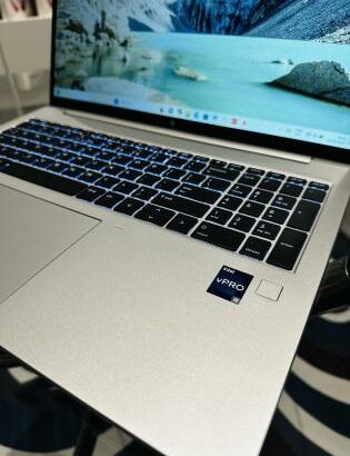 HP EliteBook 860 G10 16″  Intel Core i5 13th Gen i5-1335U  Deca-core (10 Core) 1.30 GHz 16 GB DDR5 SDRAM 256 GB SSD NVMe Ultra Fast  Intel UHD Graphic