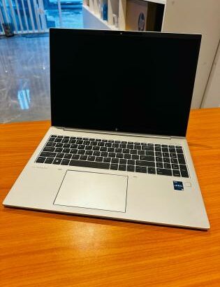 Hp Elitebook 860 G10 16” i5 13th 16GB RAM 256GB SSD