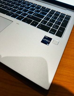 Hp Elitebook 860 G10 16” i5 13th 16GB RAM 256GB SSD