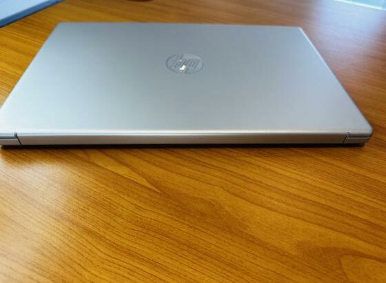 HP Lap Top  15-fd0xxx Notebook PC Limpinho como Novo Intel Core i5-1334U(12 CPUs) 1.3GHZ 13 th Gen , 8 GB DDR5 SDRAM , 512 GB SSD NVMe, Display 15.6 F