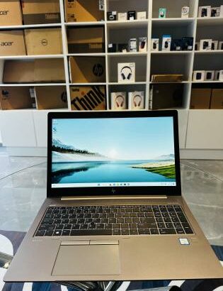 HP ZBook 15u G5 Graphical and Mobile workstation Machine  Intel Core i7-8550U 2.00 GHZ (8 CPUS )  8 GB DDR4 SDRAM , 256 GB SSD NVMe , 15.6 polegadas ,